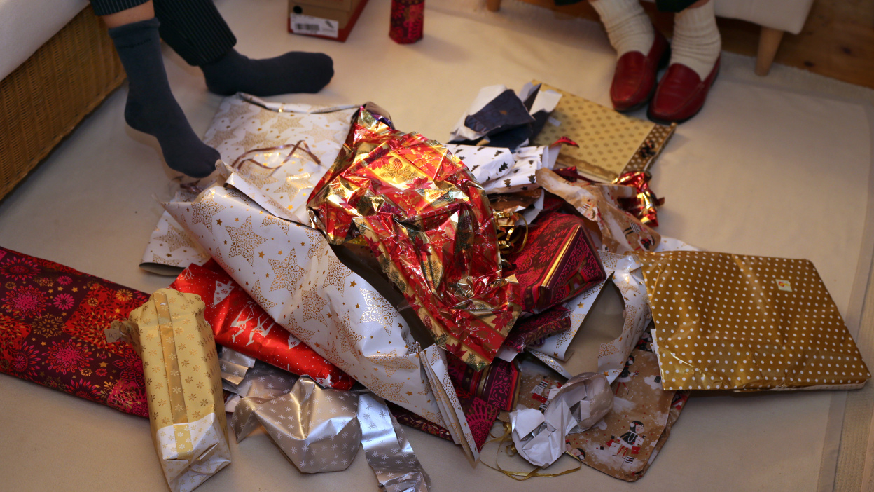 How to Dispose of Your Holiday Waste (From Leftovers to Wrapping Paper)